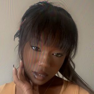 Meet your Posher, Nakia